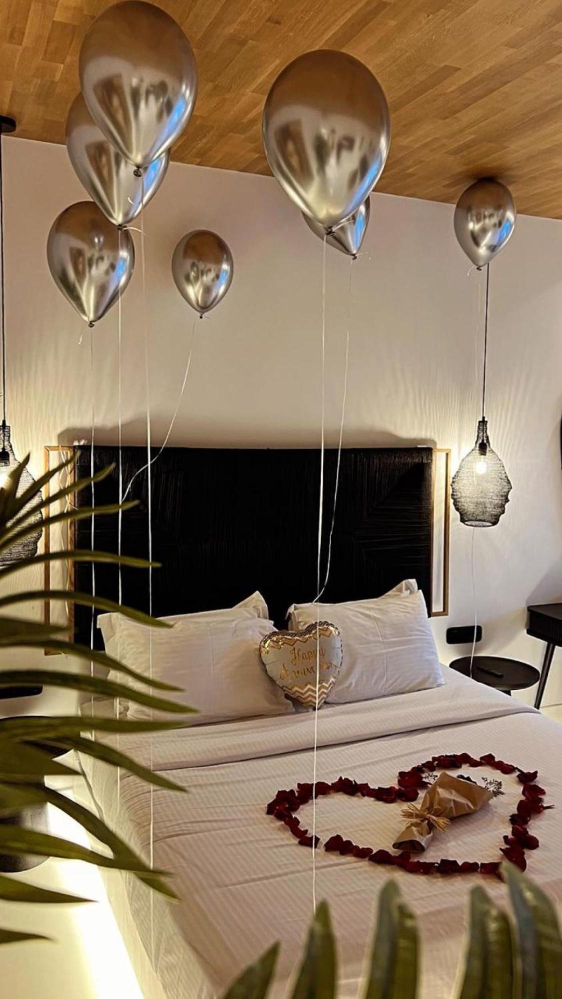 Black Hotel